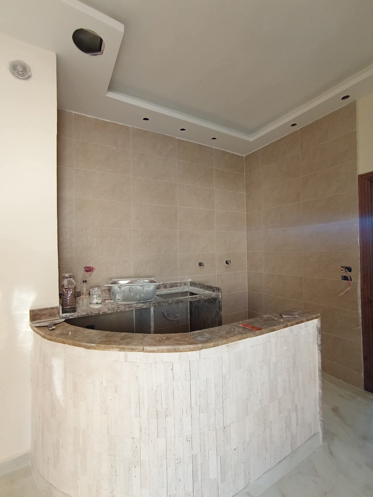 شقة قيد التشطيب-قدسيا - 2