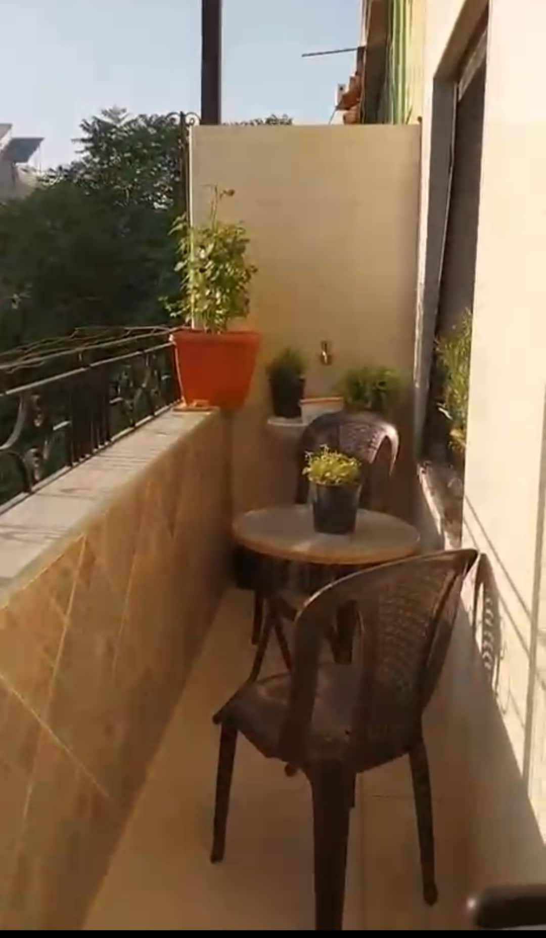 للبيع شقة مع سطح -شارع بغداد - 2