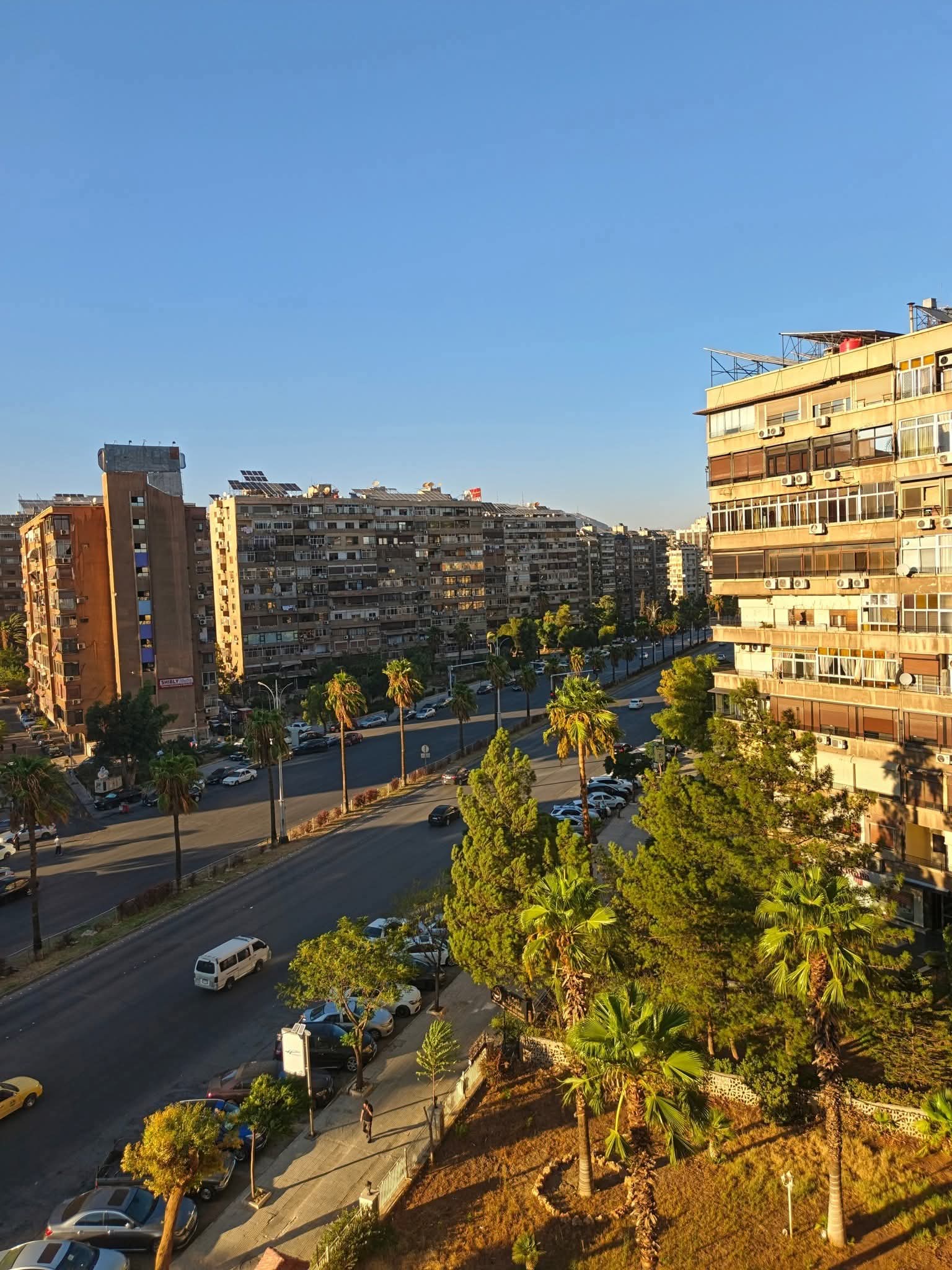 شقة مميزة للبيع -اتستراد المزة - 3