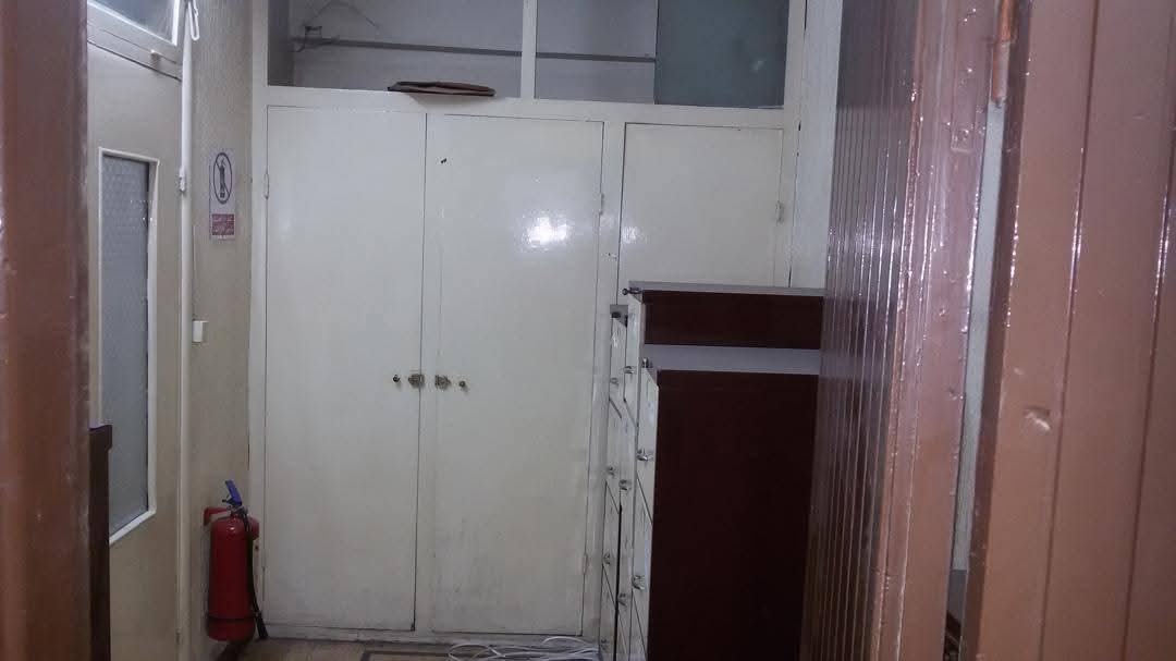 مكتب بموقع مميز للايجار -التجهيز - 3