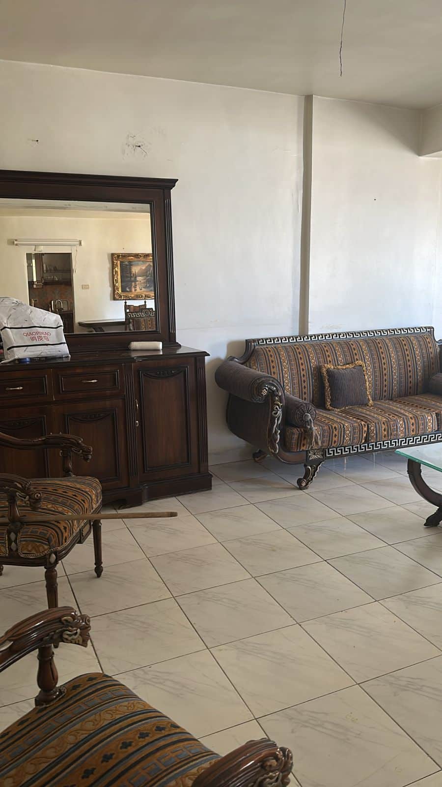 شقة بكسوة ممتازة للايجار -مزة فيلات شرقية - 4