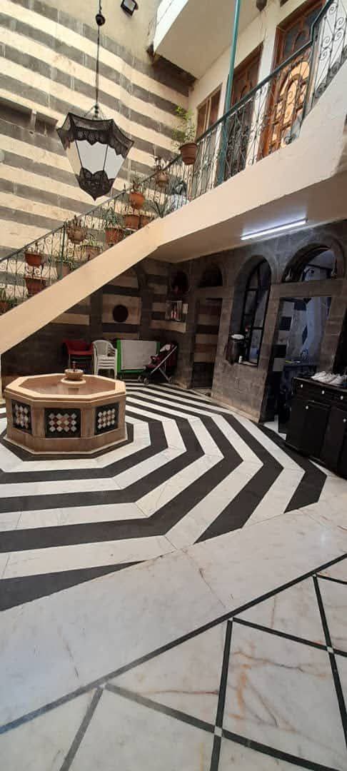 بيت عربي شريحة اثرية بحي راقي -باب توما - 2